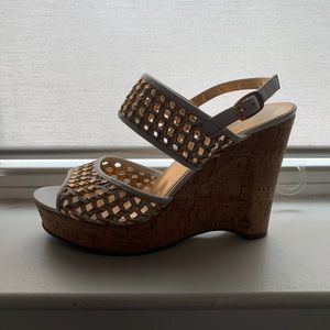 Marc Jacobs white and gold wedges